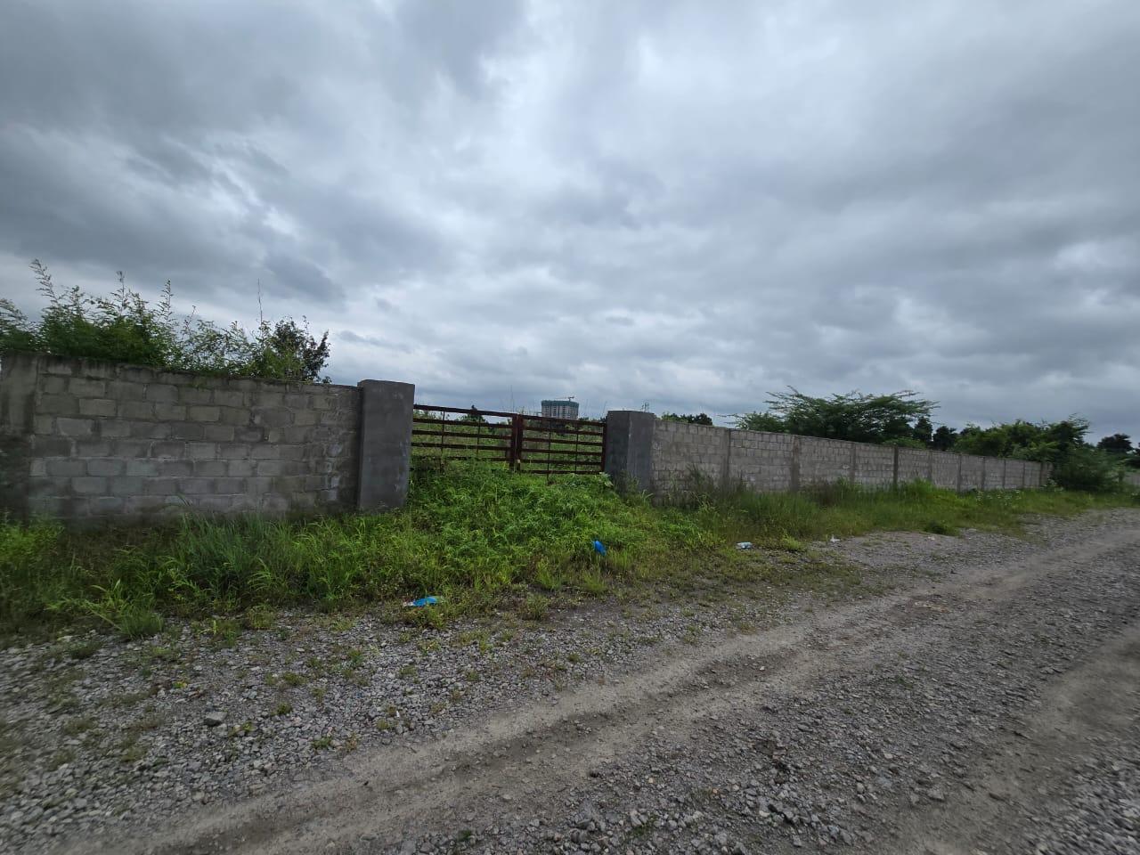 7000 Sq. Yards Open Plot image 1